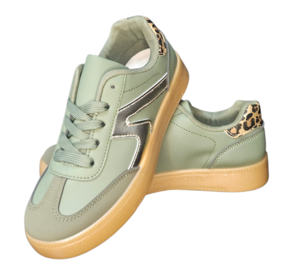 Sneaker