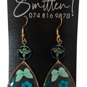 Dangling Teardrop like Earring